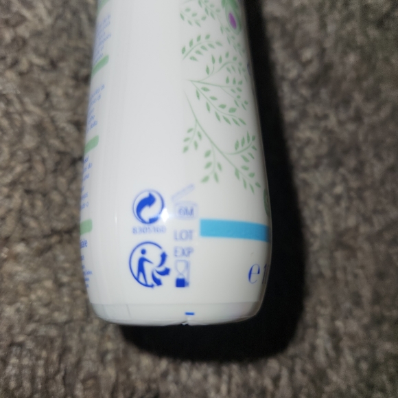 New Mustela cleansing water no rinse 100ml 3.38 fl oz - Picture 3 of 4